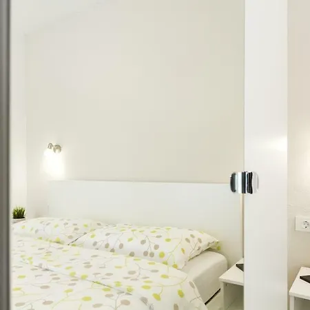 Elias Apartment